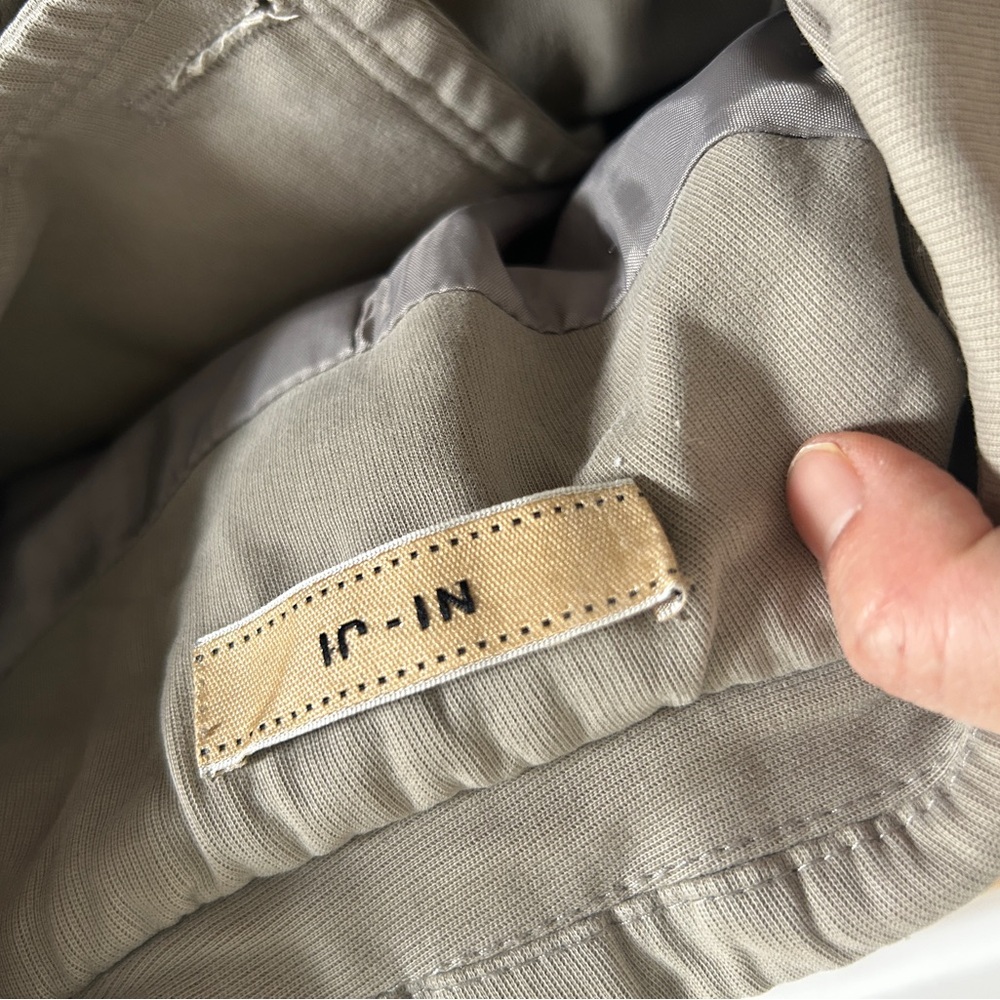 Stylish Gray Double-Breasted Jacket - image 4